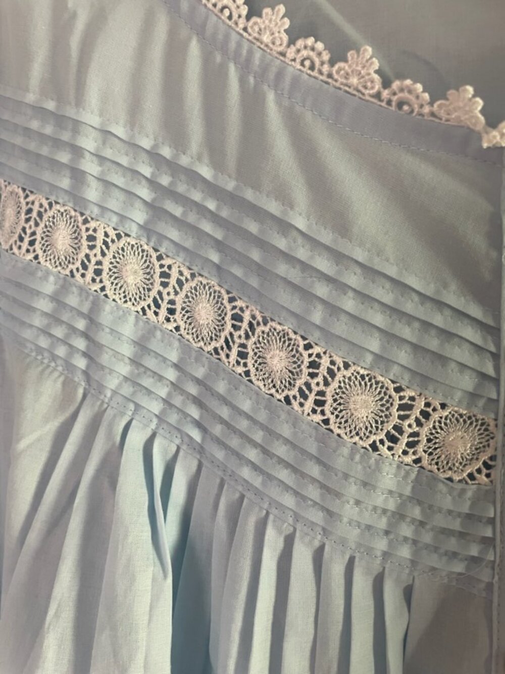 Eileen West Couture Queen Anne's Lace nightgown - Picture 2 of 9